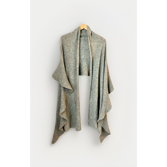 NEW 100% Wool Scarf Wrap Women's Shawl Ruffle Edge Grey Winter Soft Classic Wrap - Picture 2 of 9